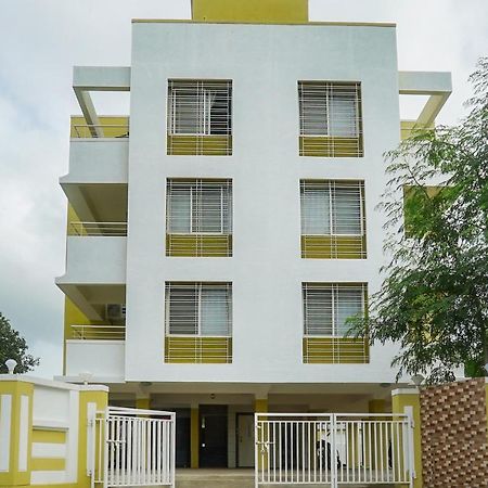 Oyo 16007 Sk Executive Hotel Yerandwane Exterior foto