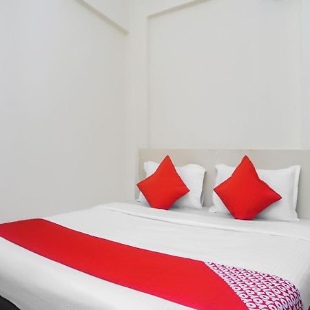 Oyo 16007 Sk Executive Hotel Yerandwane Exterior foto