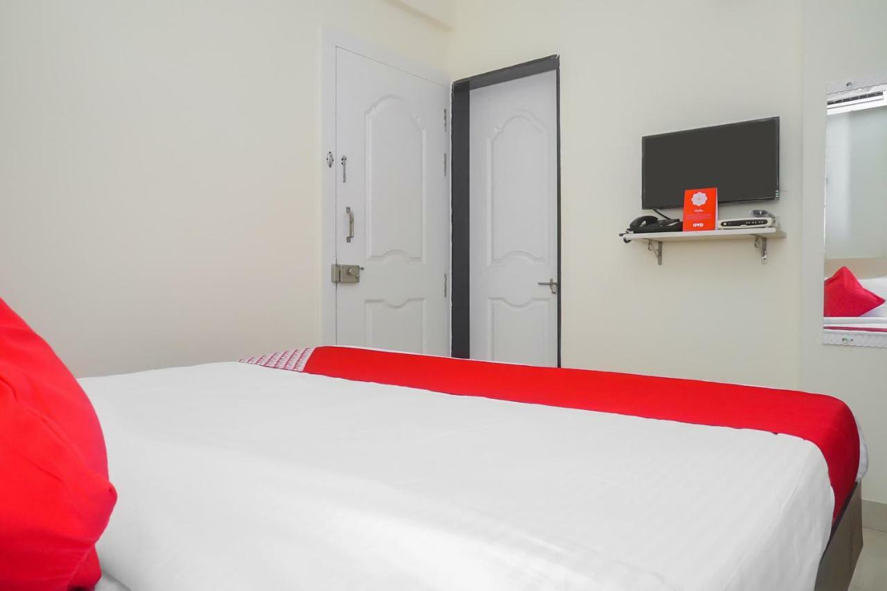 Oyo 16007 Sk Executive Hotel Yerandwane Exterior foto